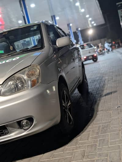 Toyota Platz 2005