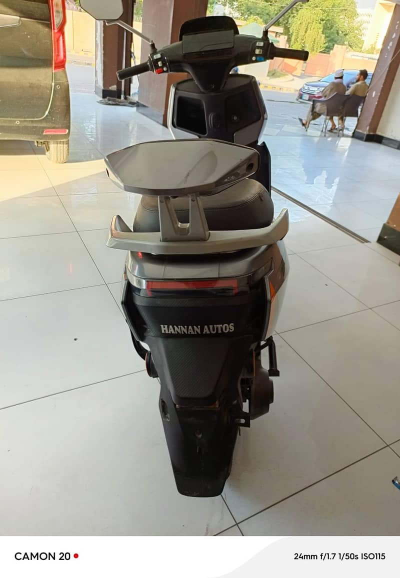 scooty 1
