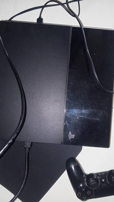 PlayStation 4 500GB Console | 2 Controllers