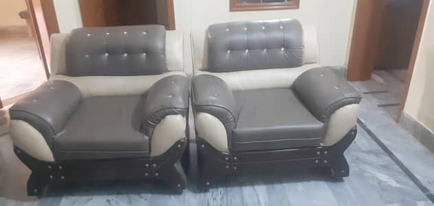 5 SEATER SOFA SET IN EXCELLENT CONDITION