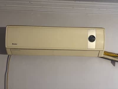 Gree split AC 1 Ton