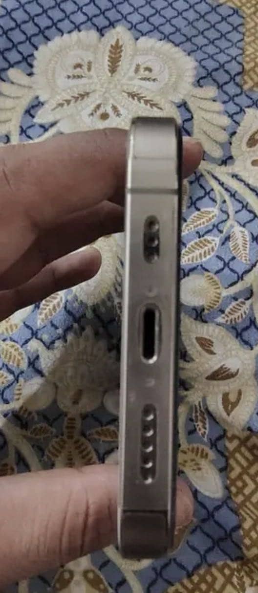 iphone 13 pro   PTA. 1