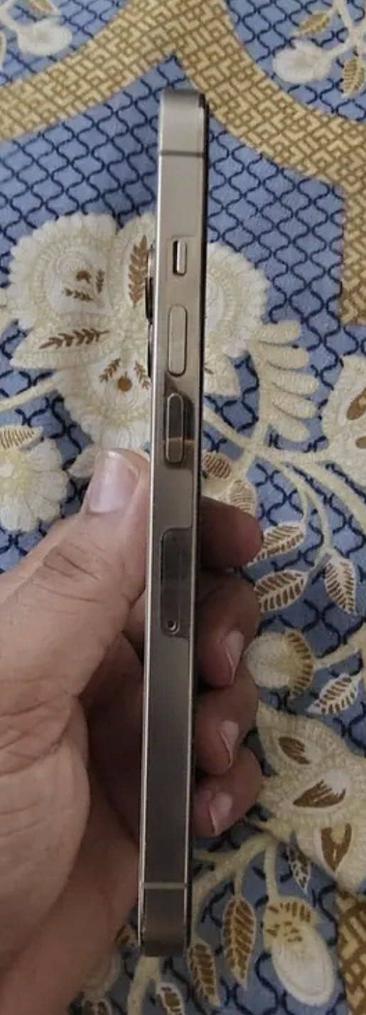 iphone 13 pro   PTA. 2