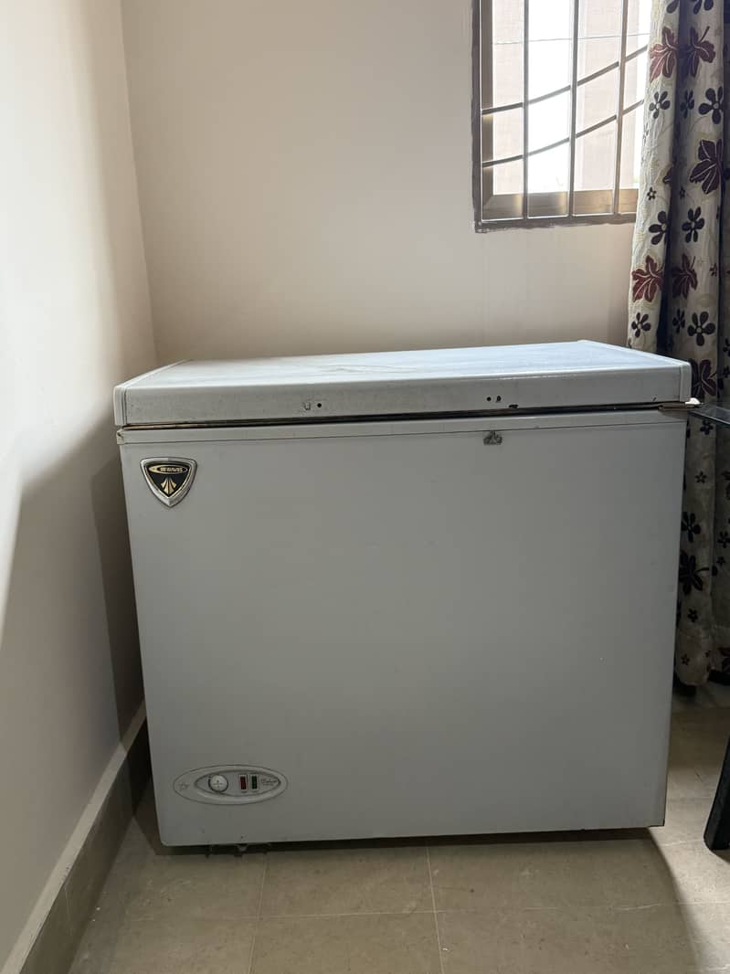 Waves deep freezer 0