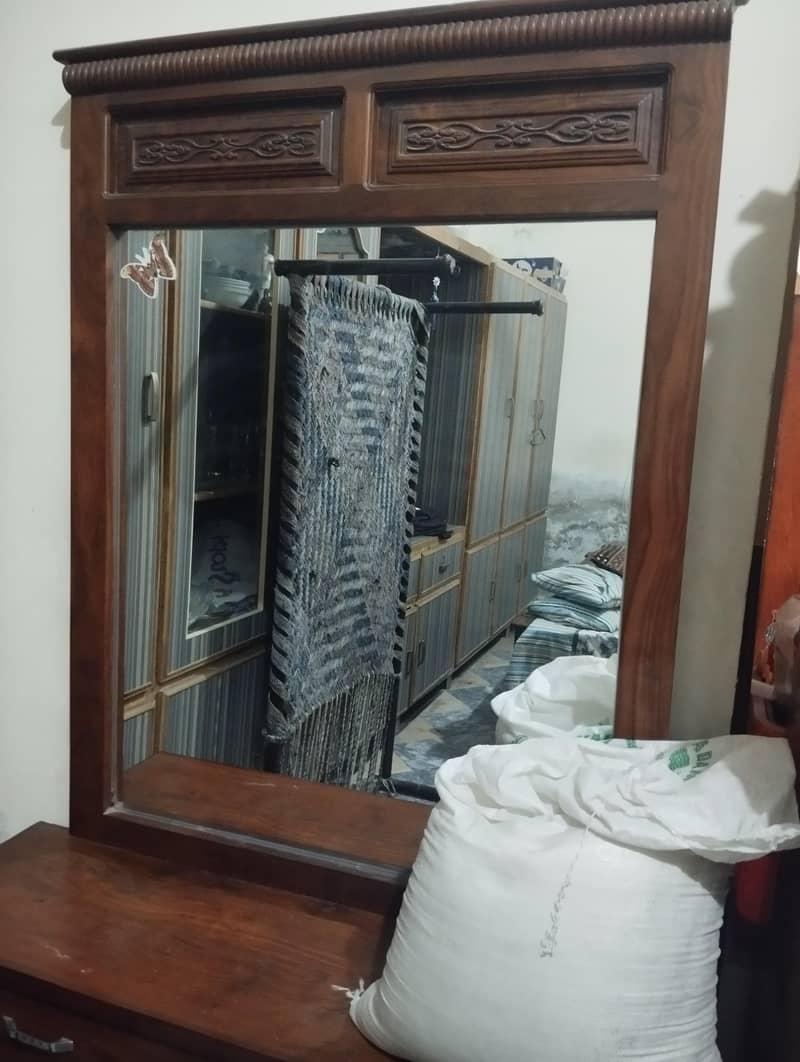Dressing Almari 3