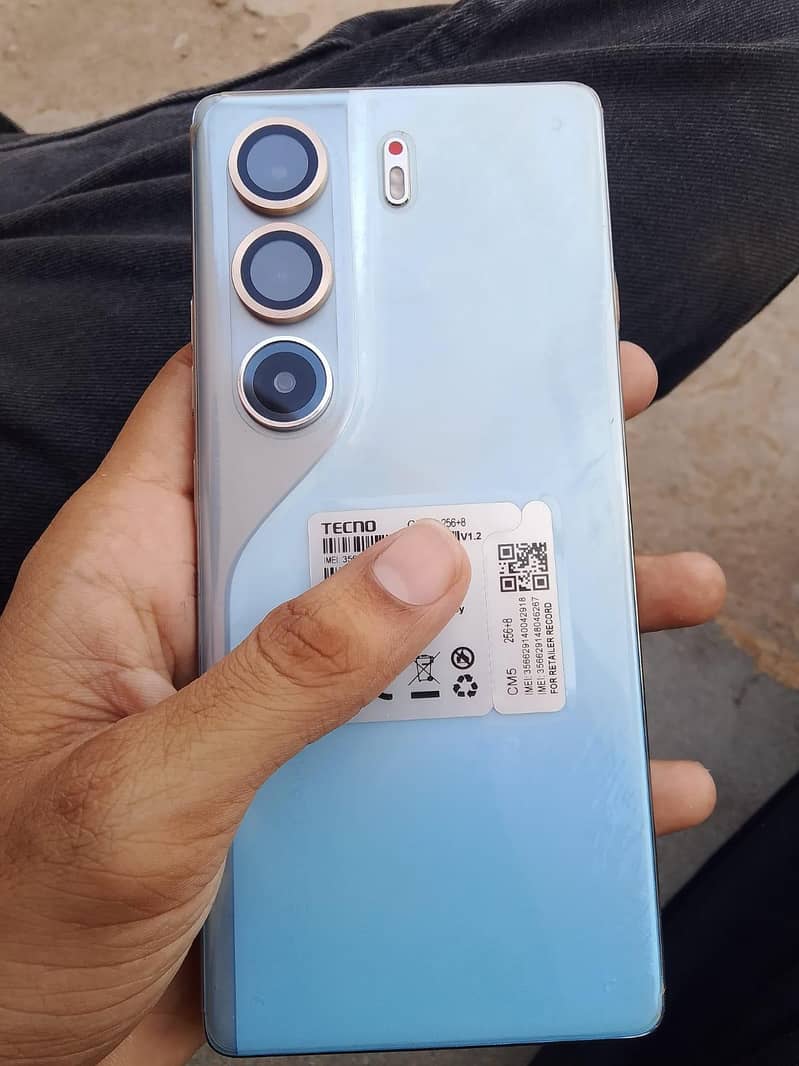 Tecno CAMON 40 1