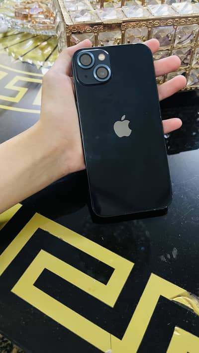 Apple iPhone 13