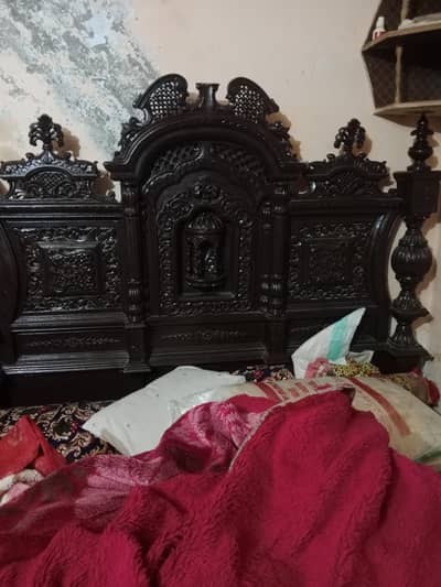 bohat hi heavy bed Hai chinioti bed