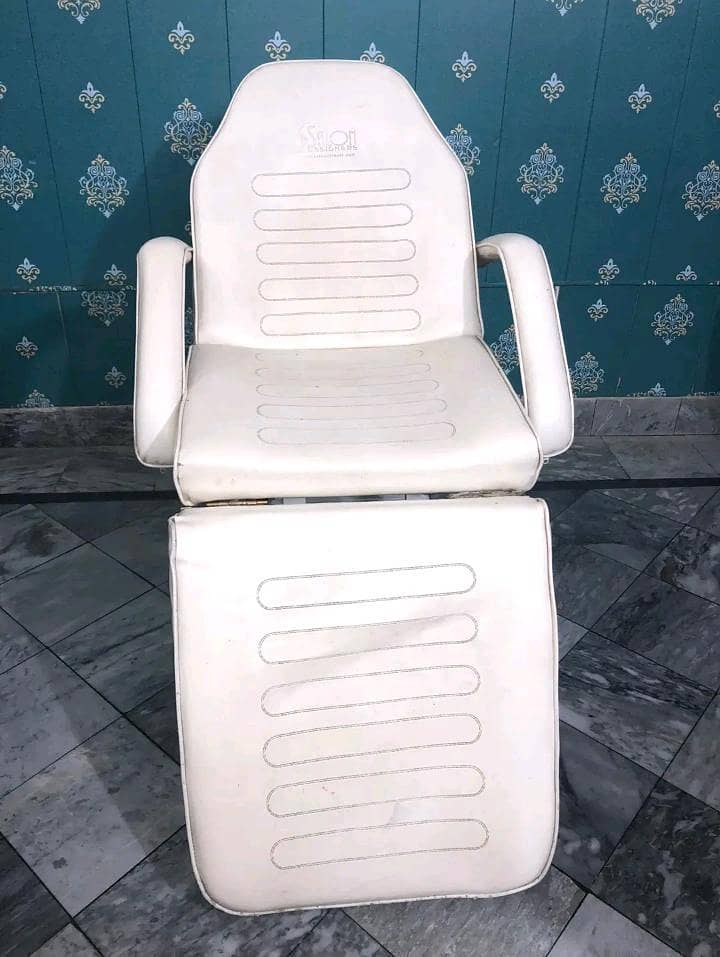 FACIAL BED 0