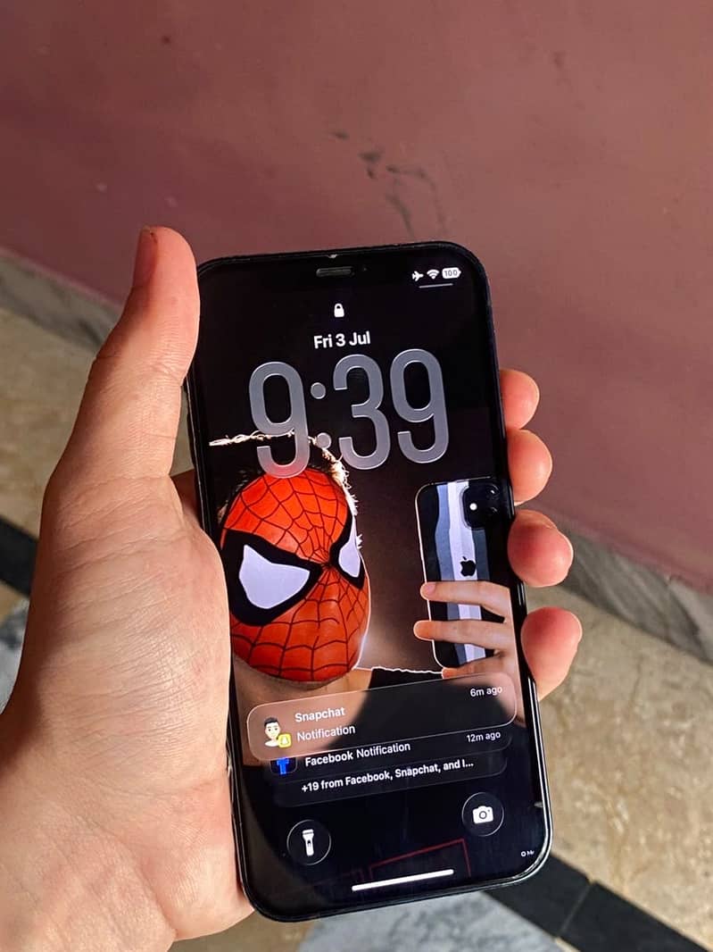 Apple iPhone 12 2