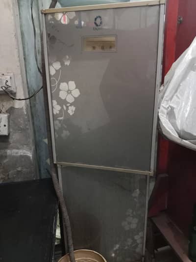Water Dispenser, Hot & Cold,  Good Working Condition