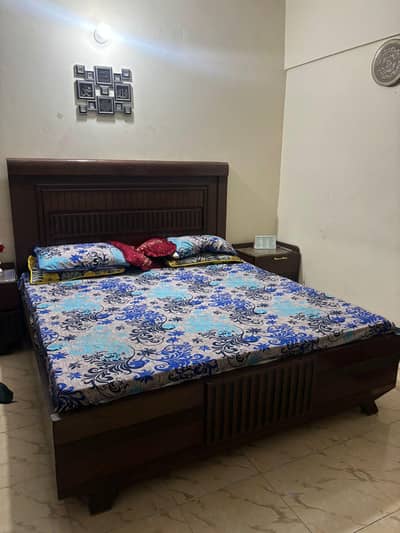 bed Set dressing side table with sliding cupboard divider