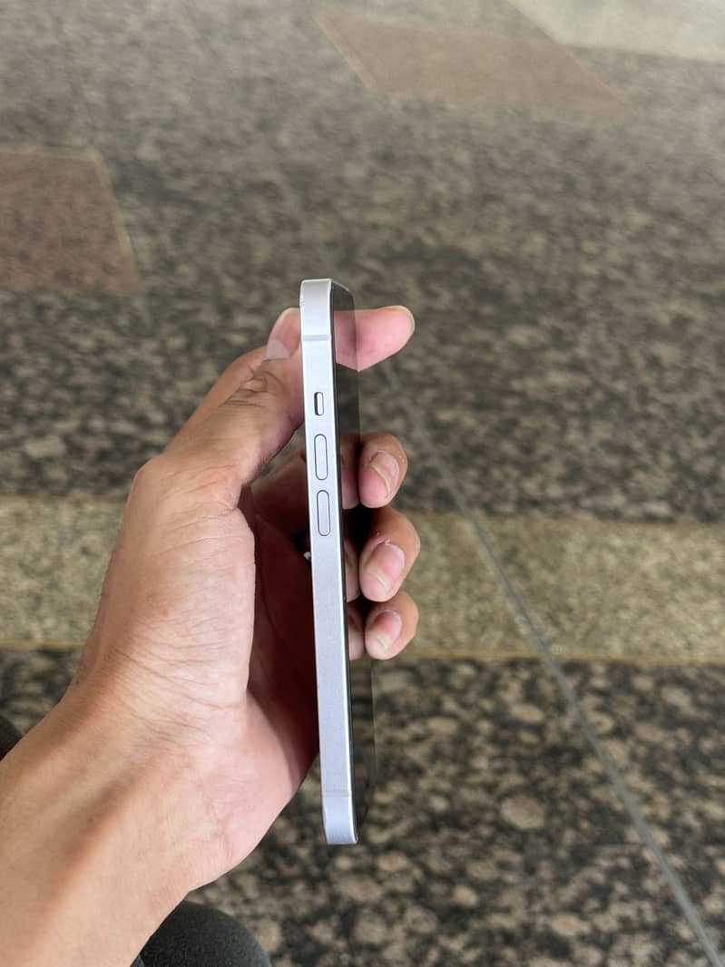 Apple iPhone 14 5