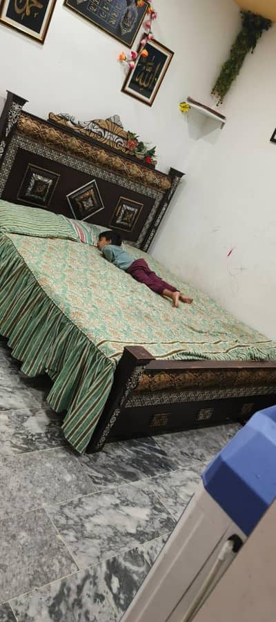 king size bed with mattress  call 0300,,,, 9452094