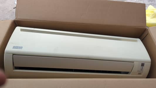 acson 1 ton AC . like a brand new condition