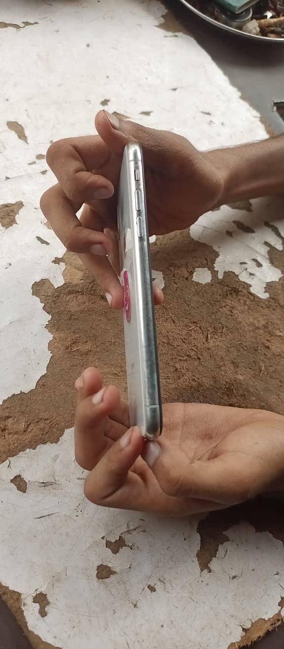 Apple iPhone X 0