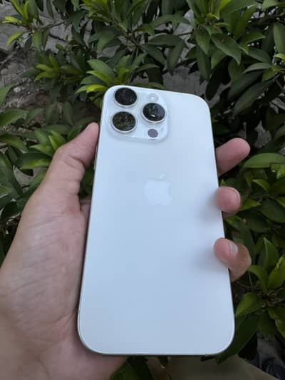 Apple iPhone 16 Pro