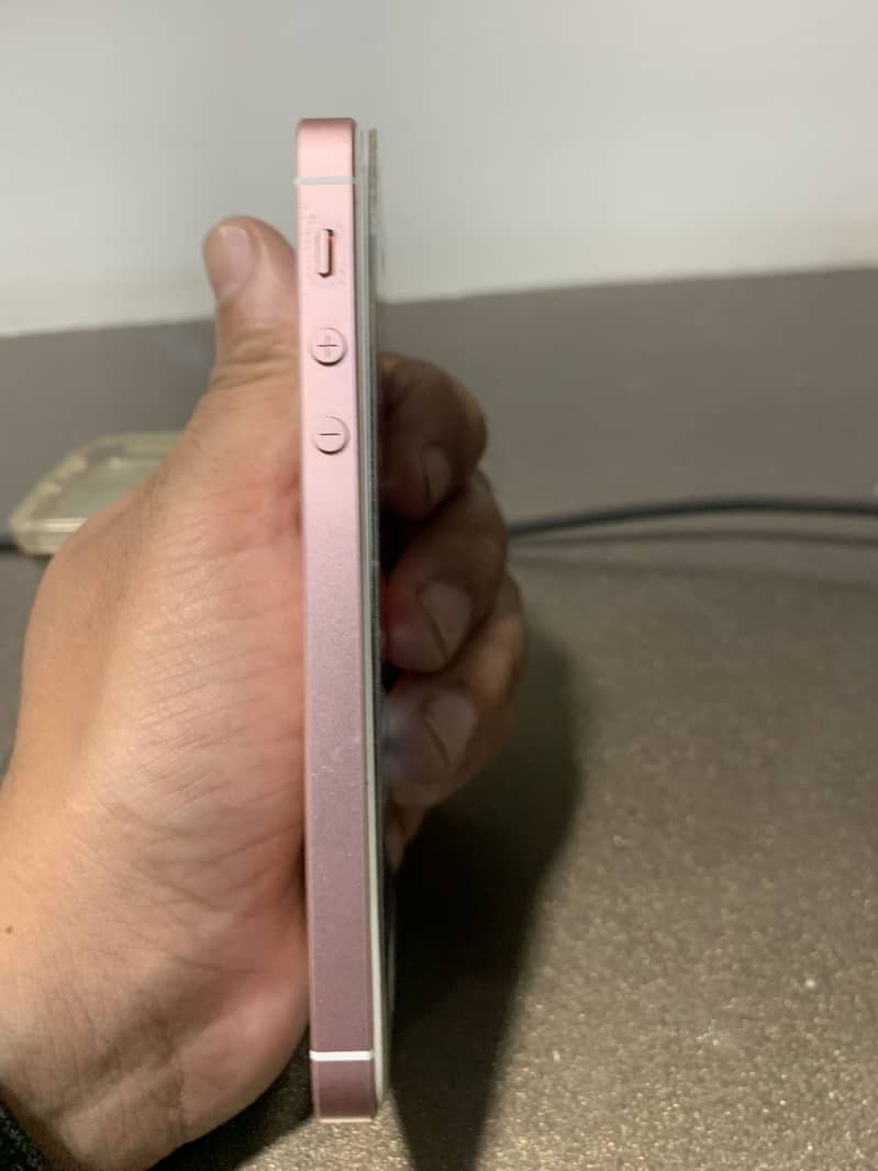 Apple iPhone SE 3