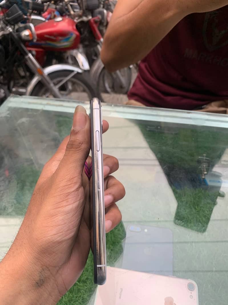 Apple iPhone X 2