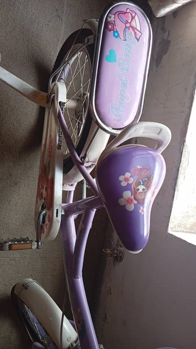 girls cycle