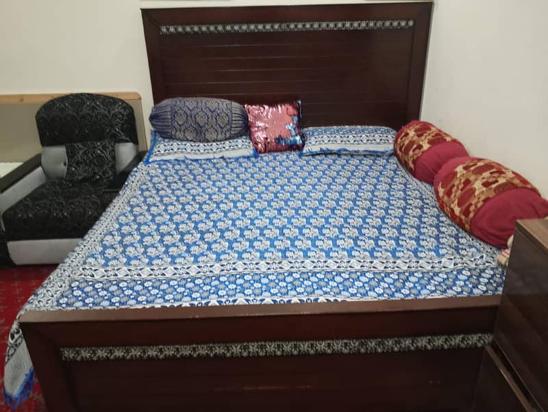Double bed with metress 5