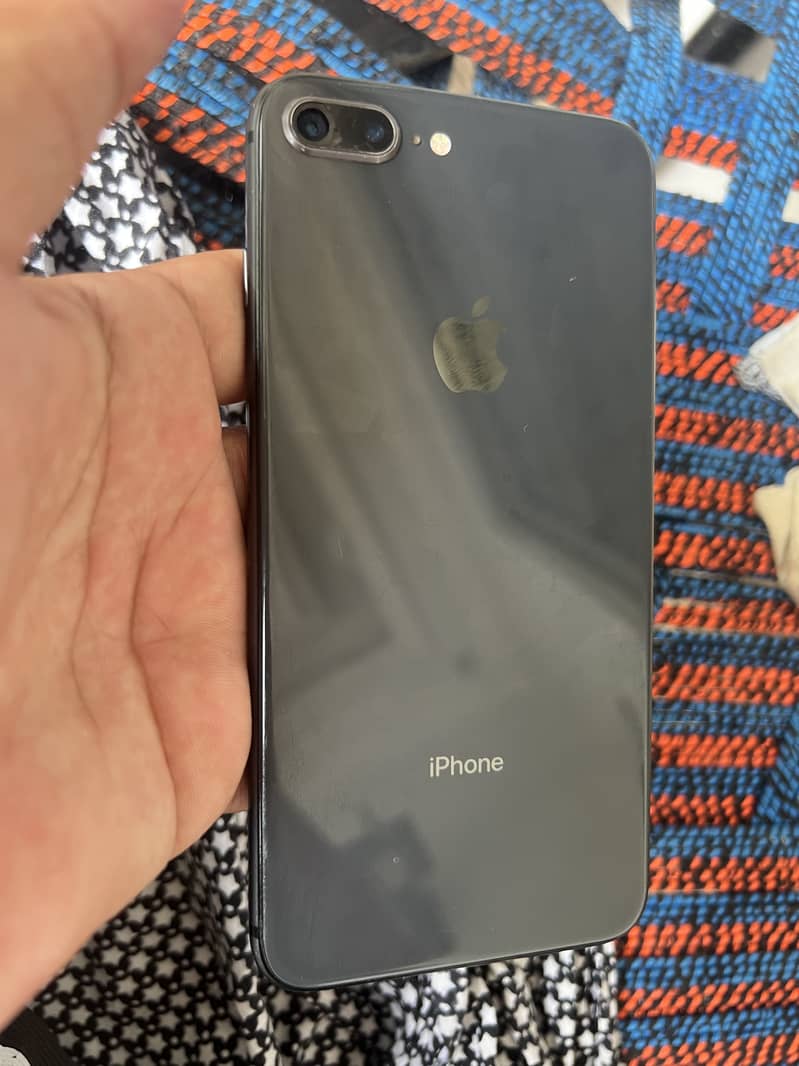 Apple iPhone 8 Plus 6