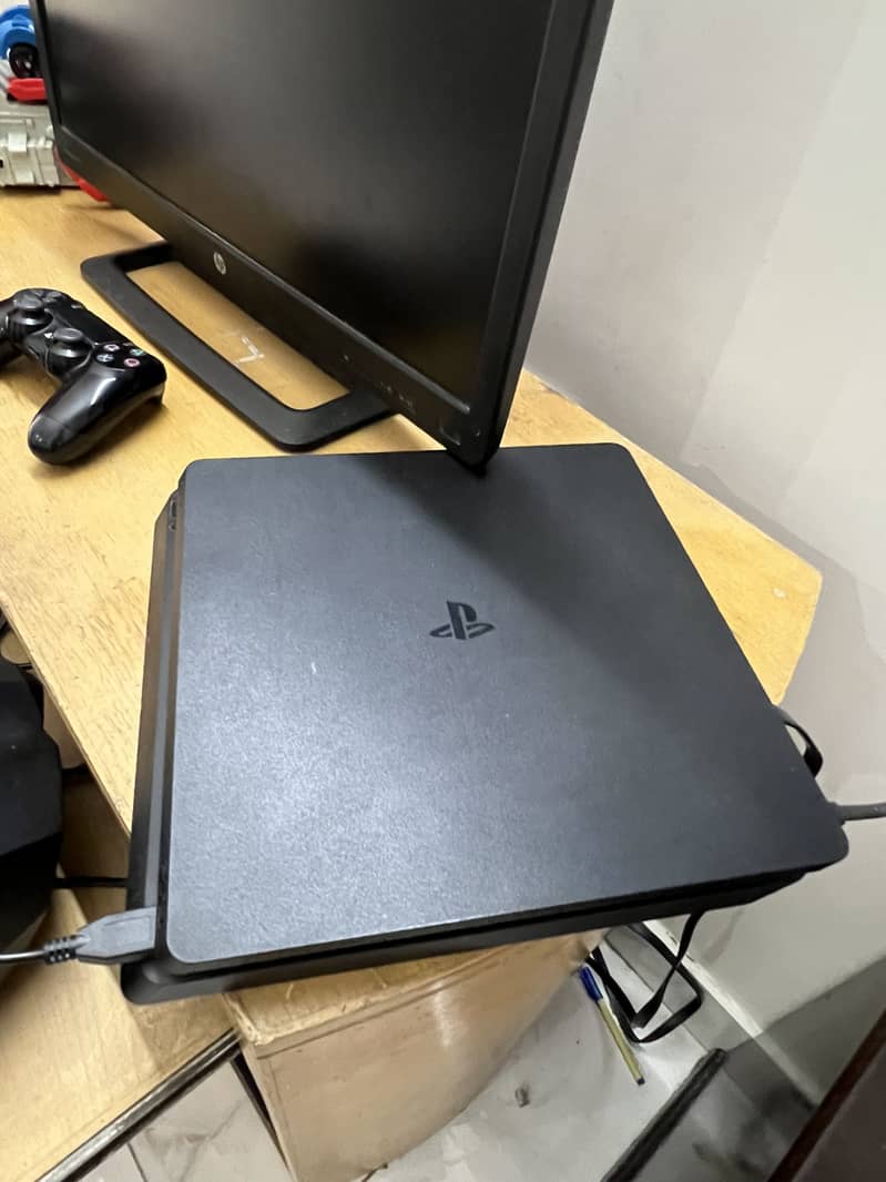 Ps4 slim 0