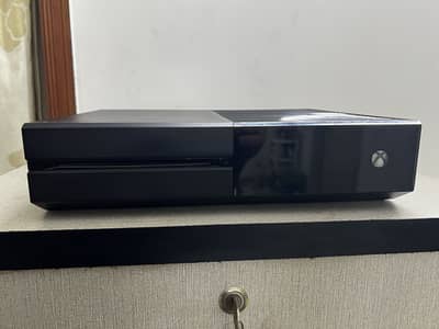 Xbox 1 500gb | Excellent condition | With Halo disc