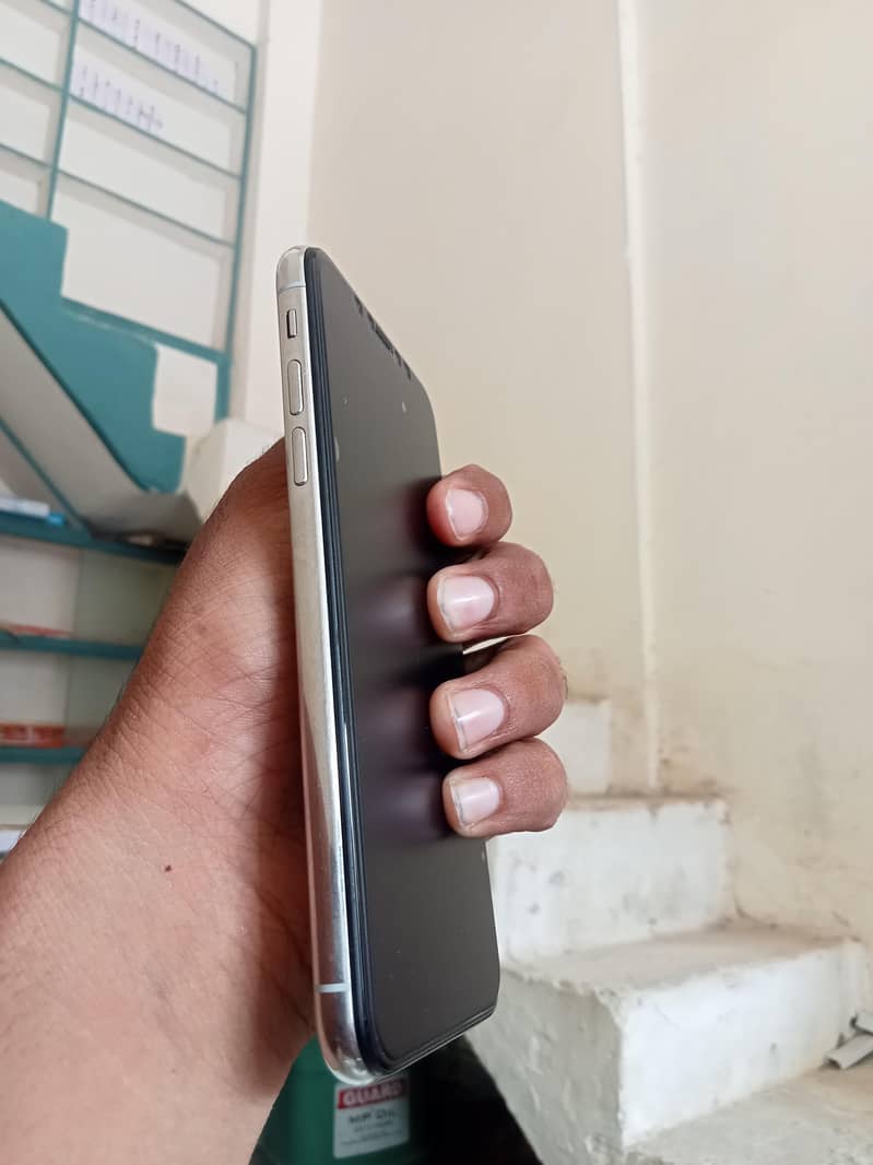 Apple iPhone X 1