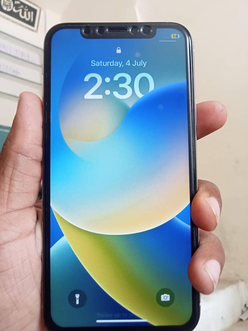 Apple iPhone X 4