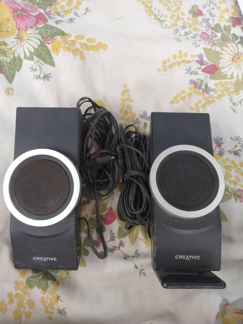 Creative Pair Speaker 1