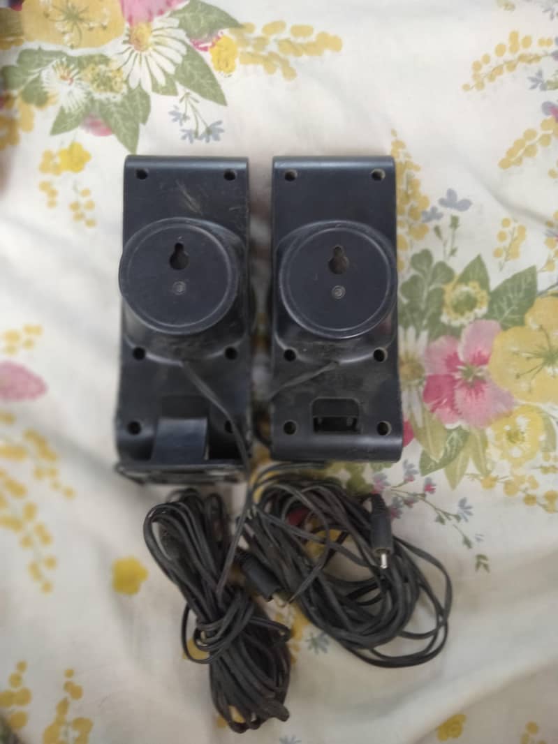 Creative Pair Speaker 2
