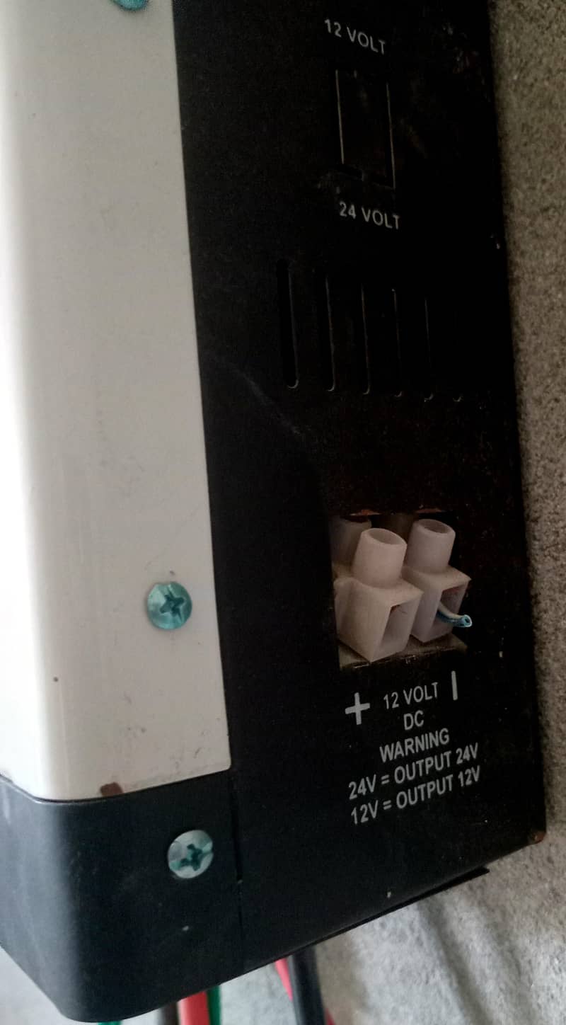 MPPT Charge Controller 7
