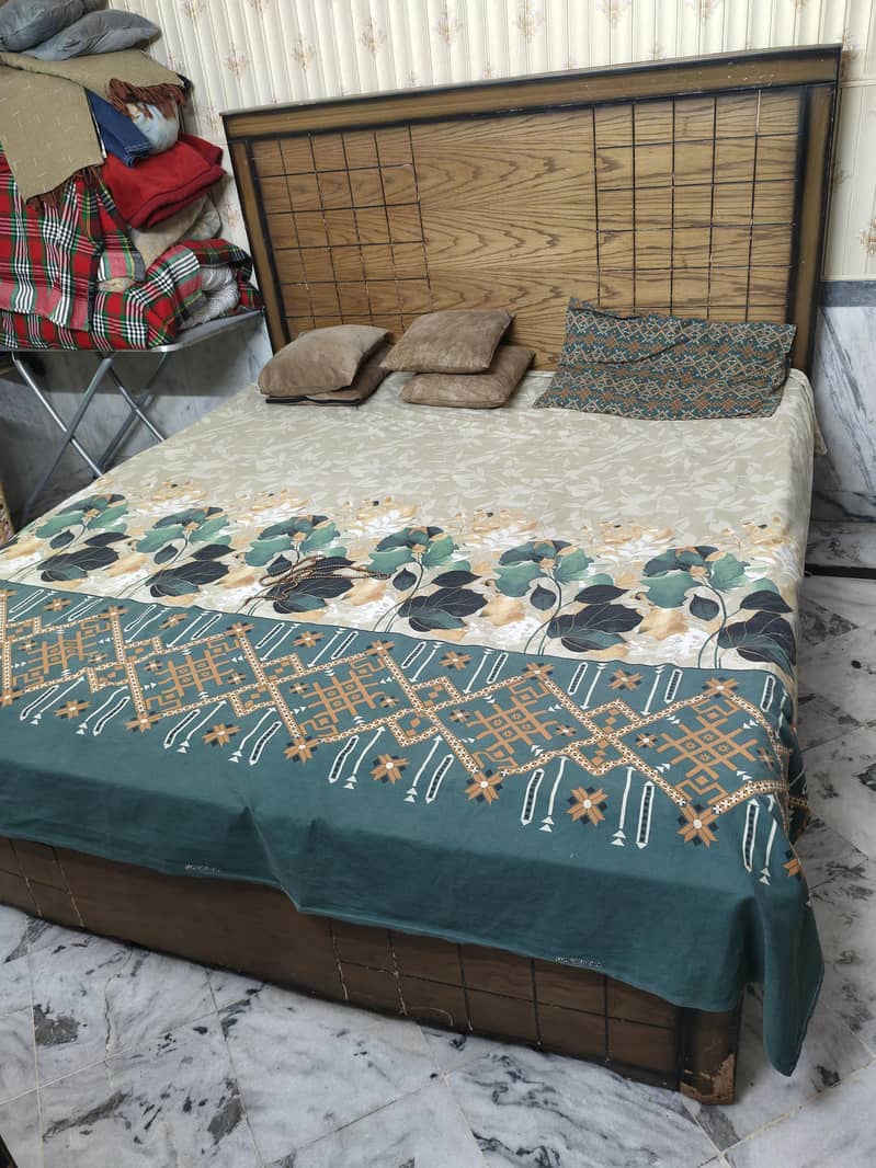 Bed set with side table & dressing table 1