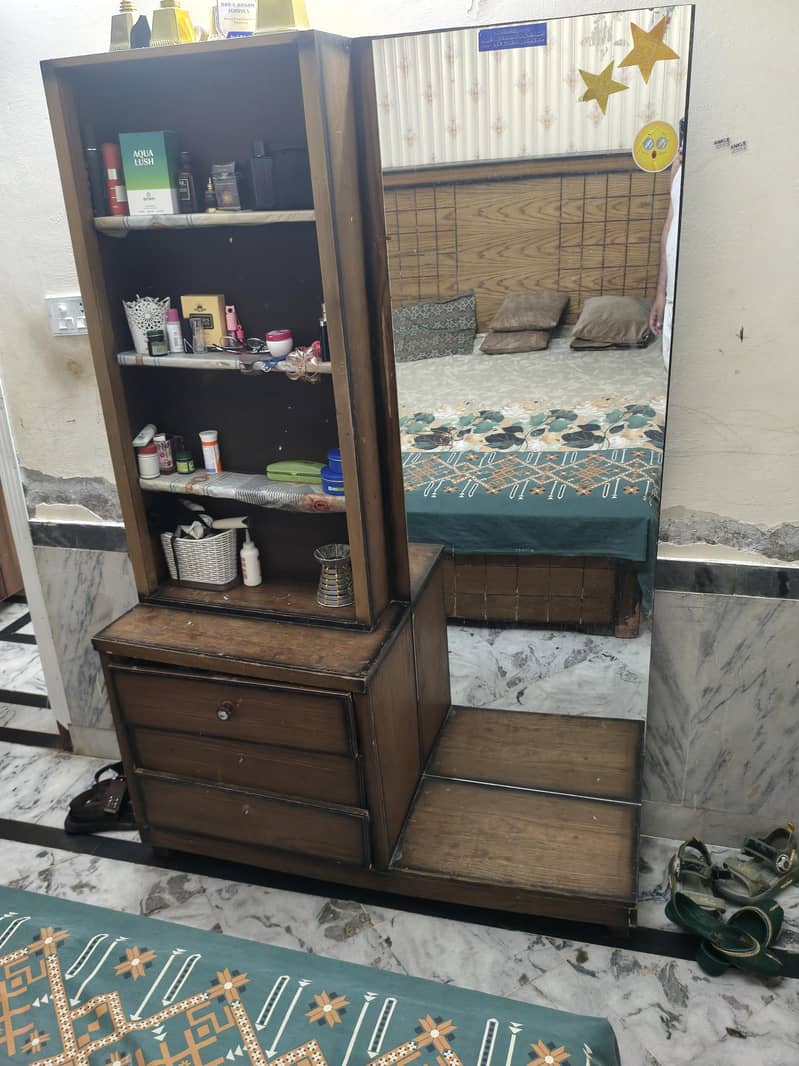Bed set with side table & dressing table 2