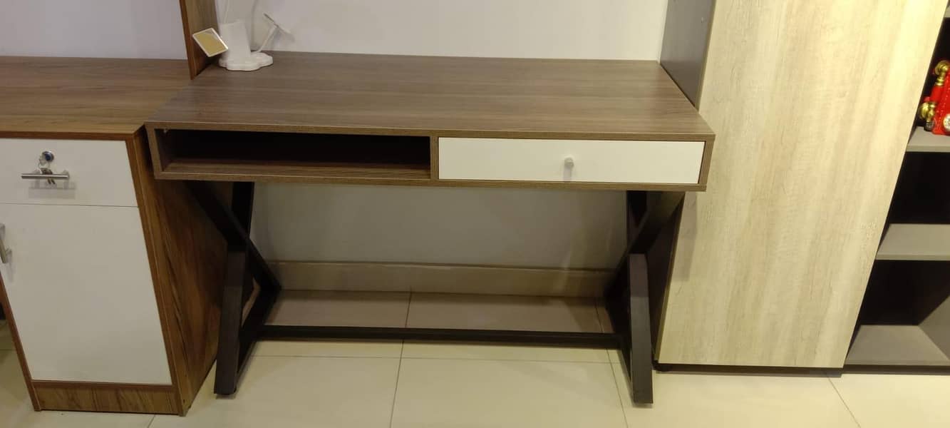 Study/Computer Table 18