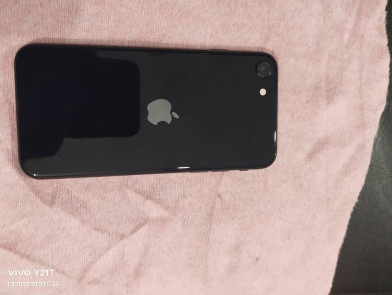 iPhone se3 4