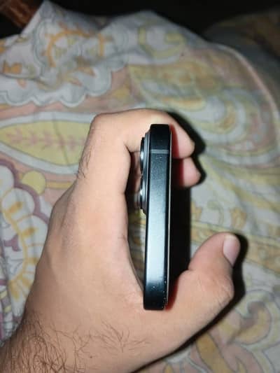 Apple iPhone 15