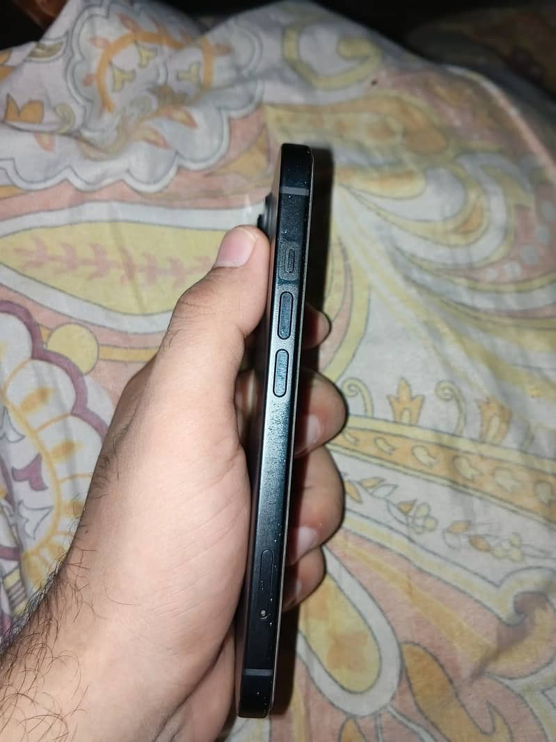 Apple iPhone 15 3