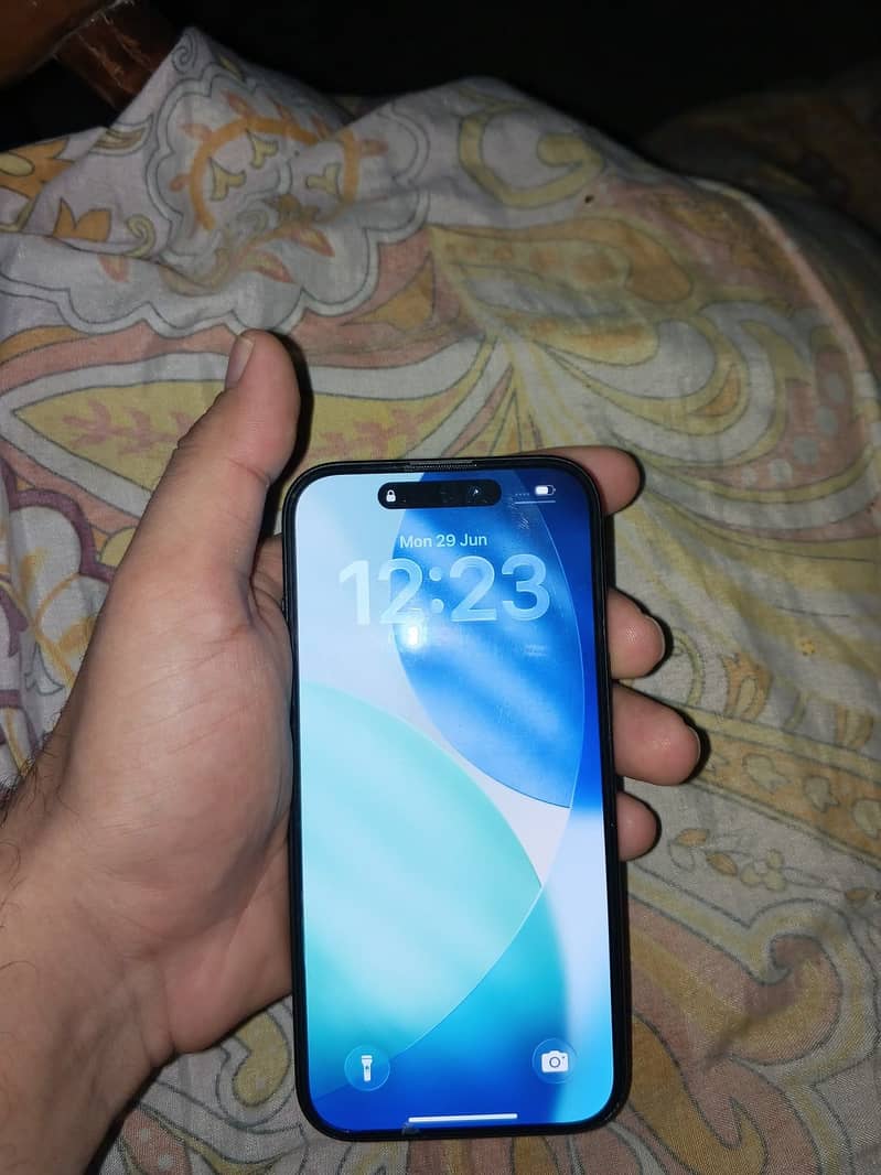 Apple iPhone 15 6