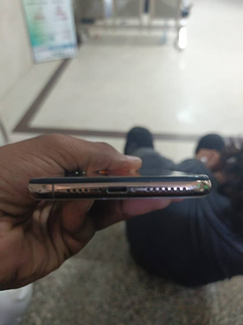 iphone xs max 1