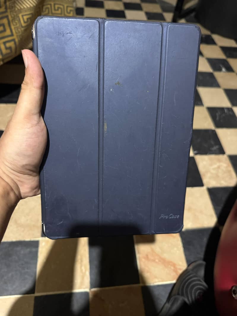 iPad 6th Generation (2018) 7