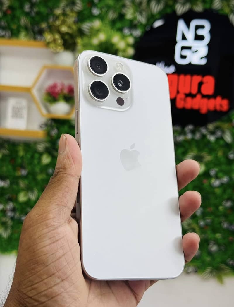 iPhone 15 Pro Max 2