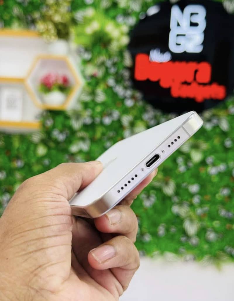 iPhone 15 Pro Max 3