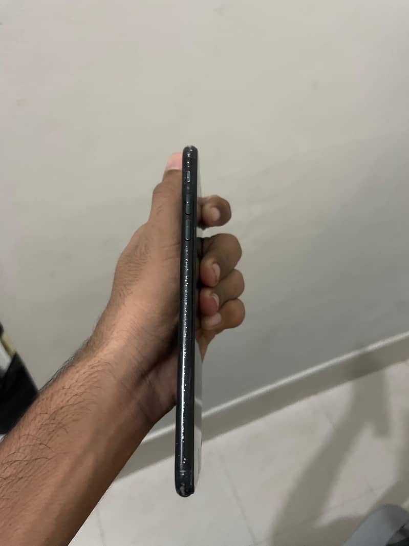 Apple iPhone 7 Plus 0