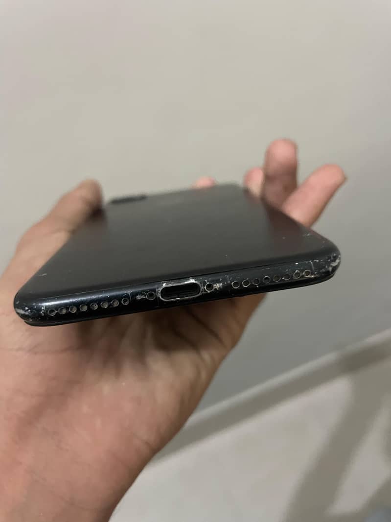 Apple iPhone 7 Plus 2