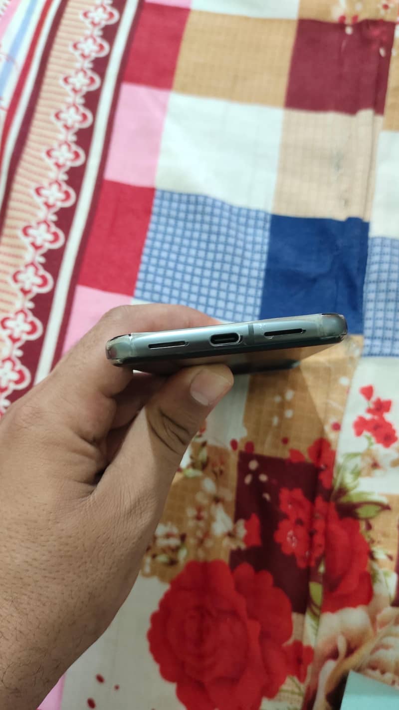 Google Pixel 8 Pro 4