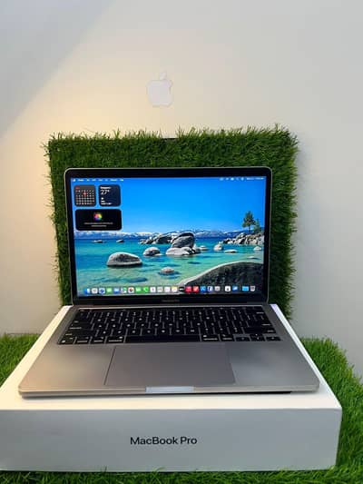 apple MacBook pro m2 chip 512 gb with box
