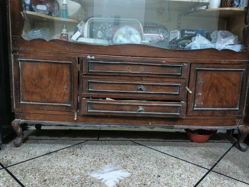showcase and dressing table 3