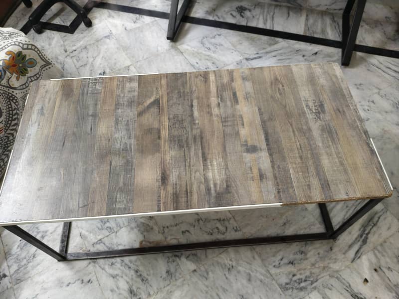 Dinning table 0